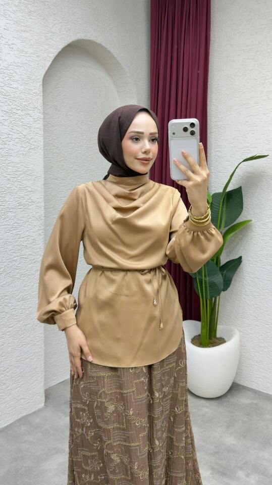 CEYLAN ETEKLİ TAKIM CAMEL