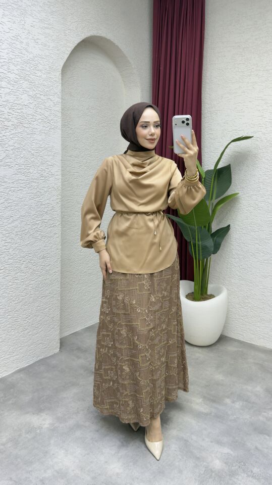 CEYLAN ETEKLİ TAKIM CAMEL