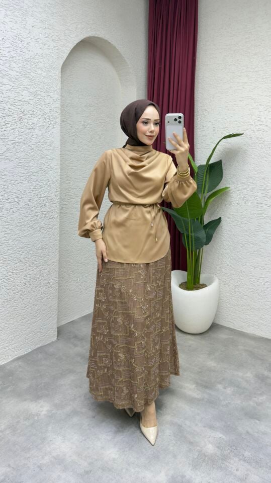 CEYLAN ETEKLİ TAKIM CAMEL